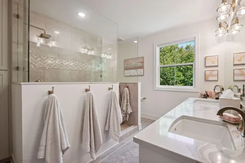 $2,900,000 | 20555 Linden Road, Deephaven, MN 55331