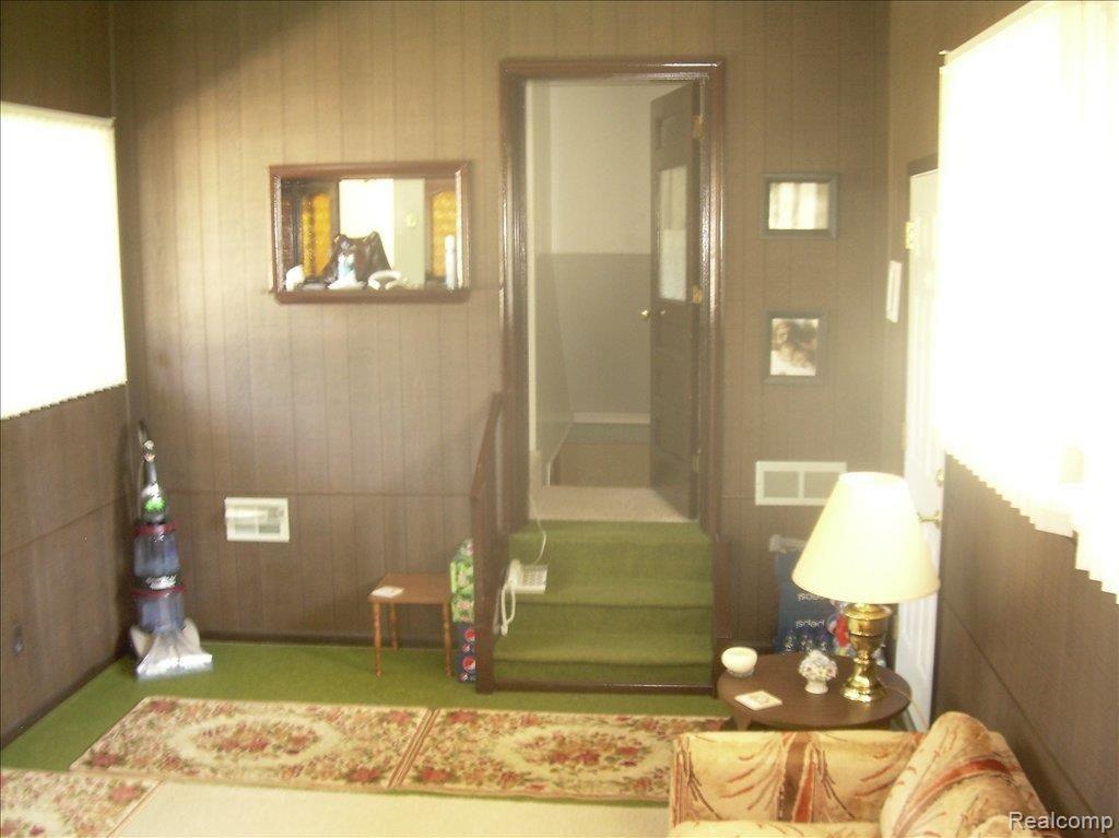 26541 Marshall Street Inkster, MI 48141 - Photo 18 of 25 Breezeway 2