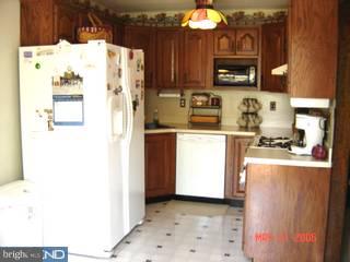 12429 Barbary Road Philadelphia, PA 19154 - Photo 2 of 6