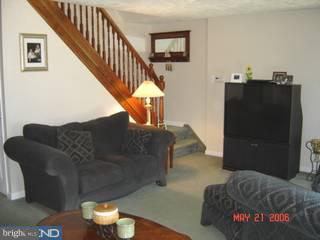 12429 Barbary Road Philadelphia, PA 19154 - Photo 3 of 6