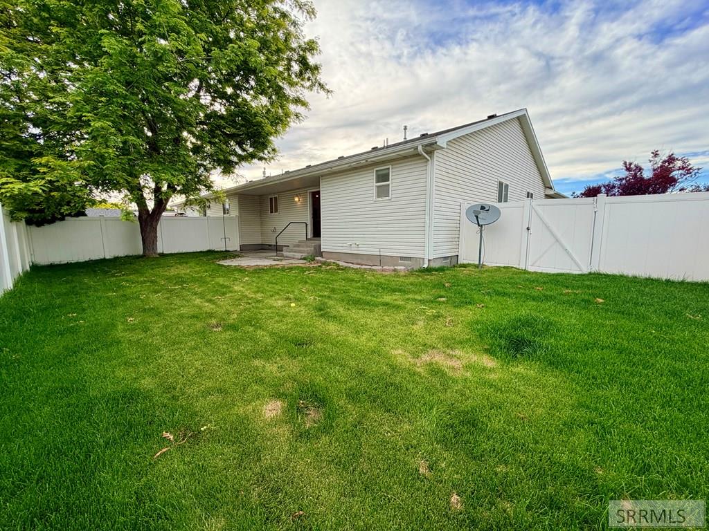 2948 Courtyard Circle Ammon, ID 83406 - Photo 24 of 25