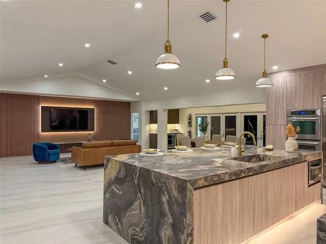 $3,399,000 | 13900 Mustang Trail, Southwest Ranches, FL 33330