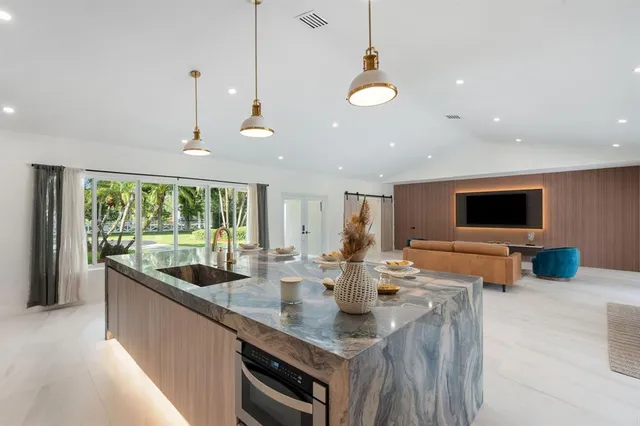 $3,399,000 | 13900 Mustang Trail, Southwest Ranches, FL 33330