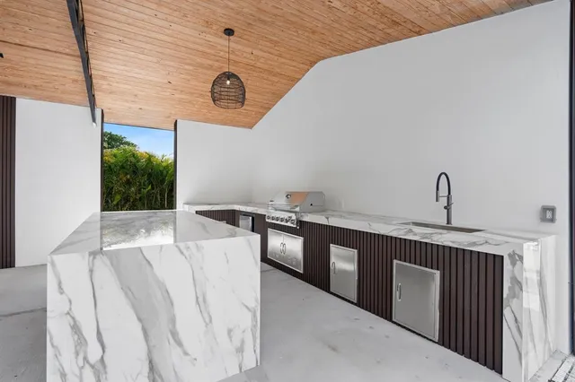 $3,399,000 | 13900 Mustang Trail, Southwest Ranches, FL 33330