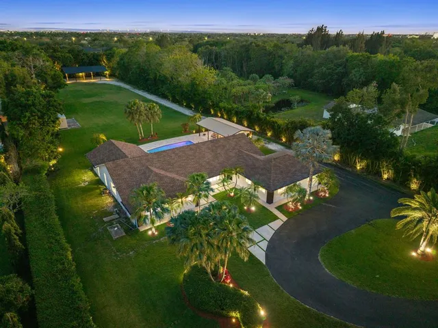 $3,399,000 | 13900 Mustang Trail, Southwest Ranches, FL 33330