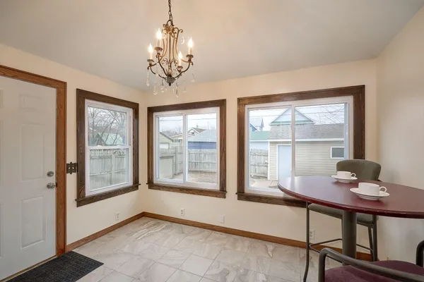 $2,400 | 3841 North Aldrich Avenue, Minneapolis, MN 55412