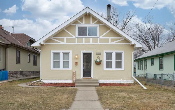 $2,400 | 3841 North Aldrich Avenue, Minneapolis, MN 55412