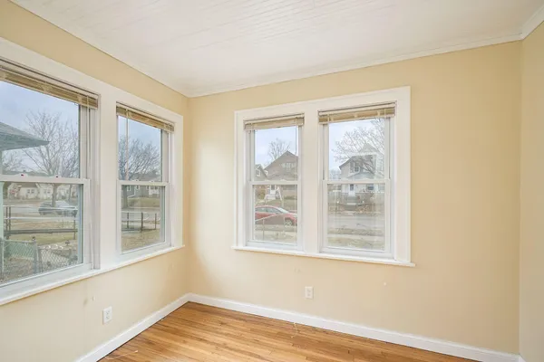 $2,400 | 3841 North Aldrich Avenue, Minneapolis, MN 55412