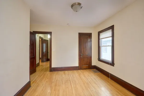 $2,400 | 3841 North Aldrich Avenue, Minneapolis, MN 55412