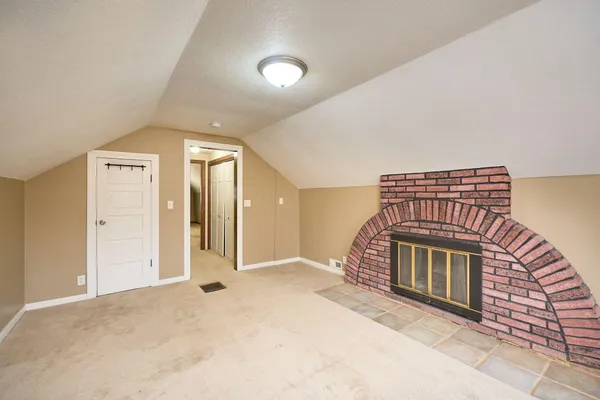 $2,400 | 3841 North Aldrich Avenue, Minneapolis, MN 55412