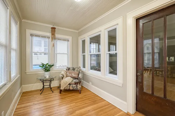 $2,400 | 3841 North Aldrich Avenue, Minneapolis, MN 55412