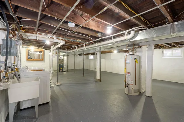 $2,400 | 3841 North Aldrich Avenue, Minneapolis, MN 55412