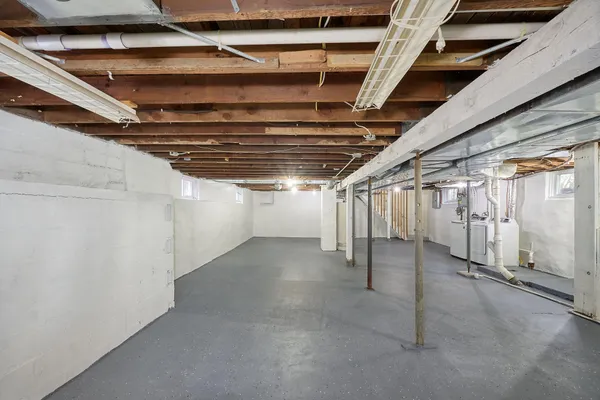 $2,400 | 3841 North Aldrich Avenue, Minneapolis, MN 55412