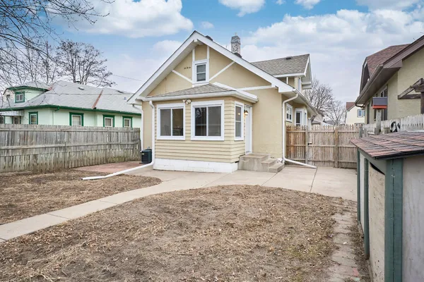 $2,400 | 3841 North Aldrich Avenue, Minneapolis, MN 55412