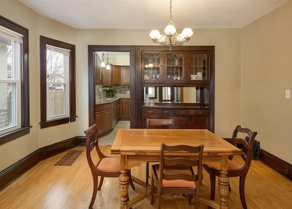 $2,400 | 3841 North Aldrich Avenue, Minneapolis, MN 55412