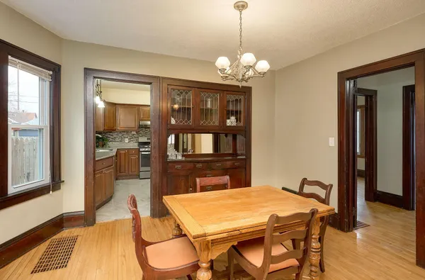 $2,400 | 3841 North Aldrich Avenue, Minneapolis, MN 55412