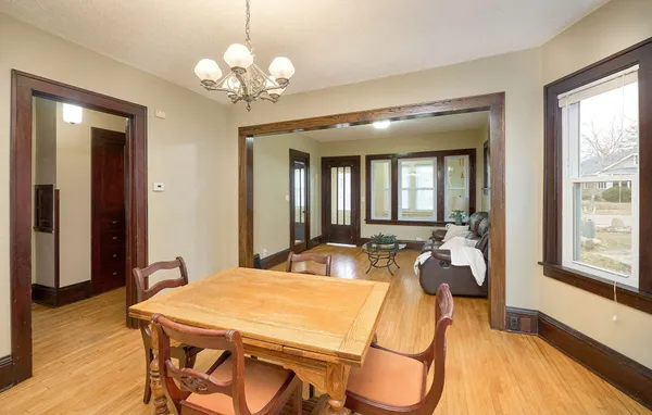 $2,400 | 3841 North Aldrich Avenue, Minneapolis, MN 55412