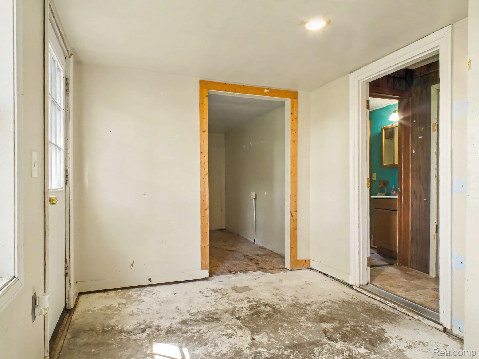 12073 Lahring Road Byron, MI 48418 - Photo 15 of 36 017_file_1900.jpg