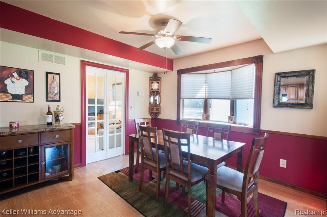 14466 Riverside Drive Livonia, MI 48154 - Photo 8 of 44 Riverside_14466_Dining_01.jpg