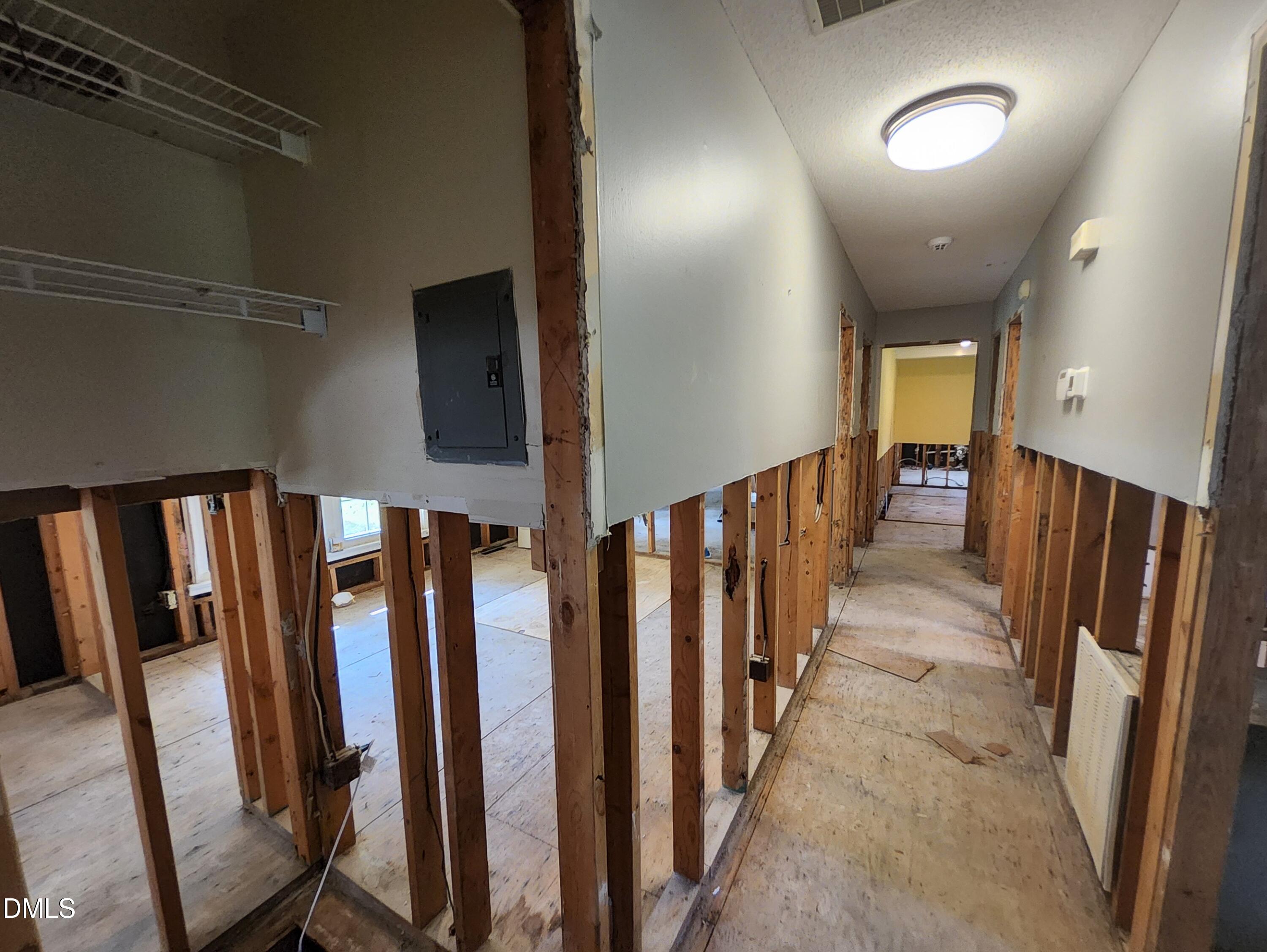 329 Rippling Stream Road Durham, NC 27704 - Photo 29 of 44 Hallway