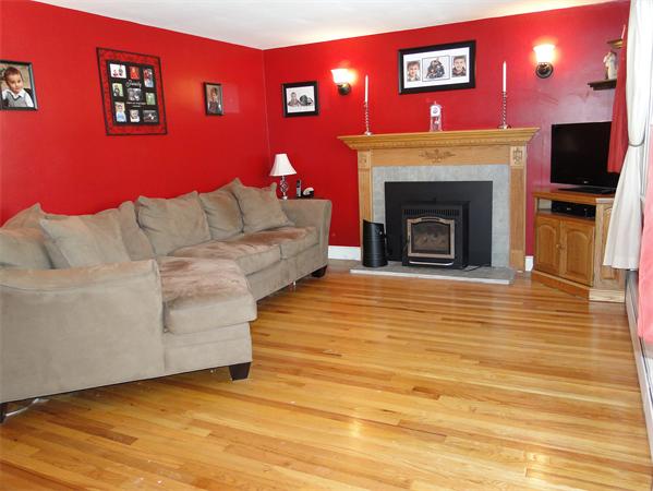 8 Maple Street Hudson, MA 01749 - Photo 3 of 30 Gallery Image 3