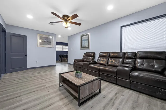 $4,999 | 11103 Greenwillow Street, Houston, TX 77035