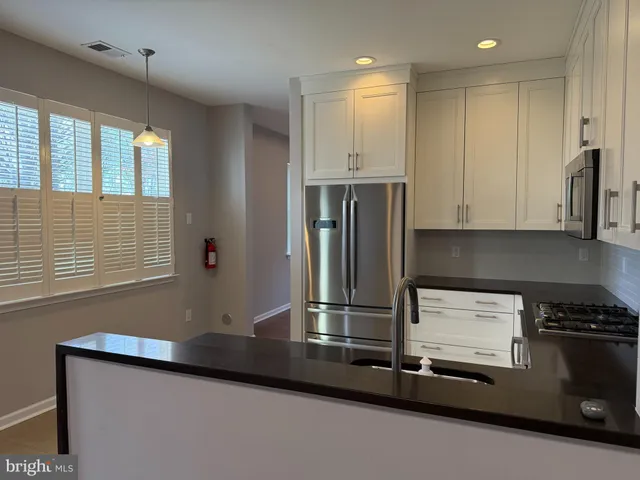 $3,950 | 3 Carey Street, Pennington, NJ 08534