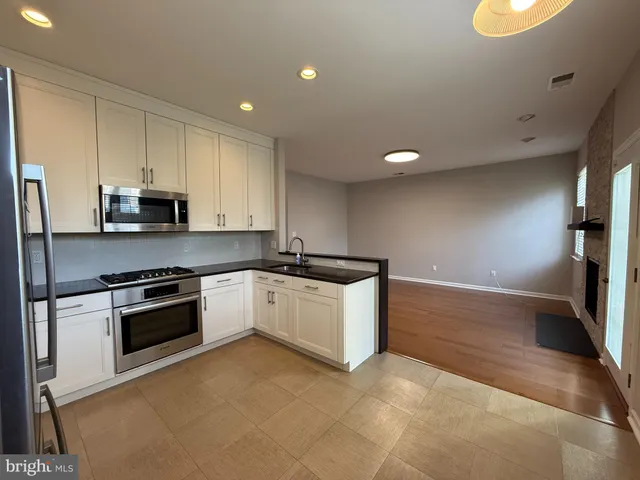 $3,950 | 3 Carey Street, Pennington, NJ 08534