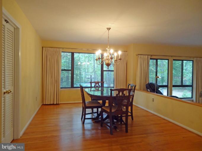 11800 Vale Road Oakton, VA 22124 - Photo 11 of 26 Dining Room