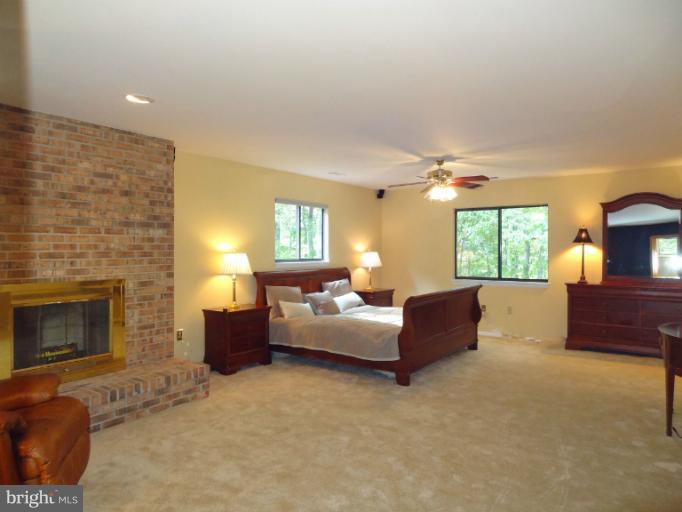 11800 Vale Road Oakton, VA 22124 - Photo 7 of 26 Bedroom (Master)