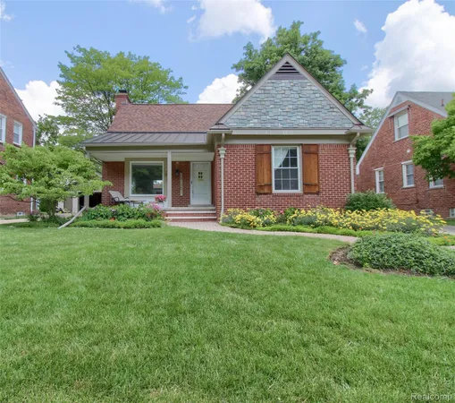 $472,000 | 1910 Bonnie View Drive, Royal Oak, MI 48073
