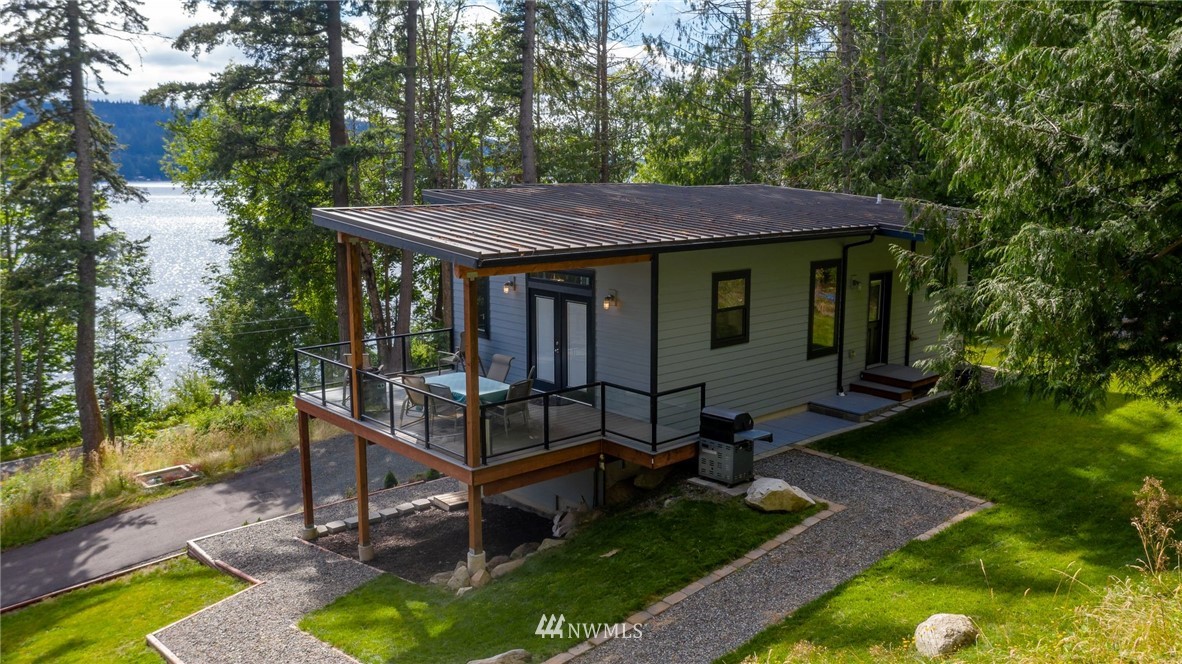 3110 North Shore Road Bellingham, WA 98226 - Photo 1 of 39 Gallery Image 1