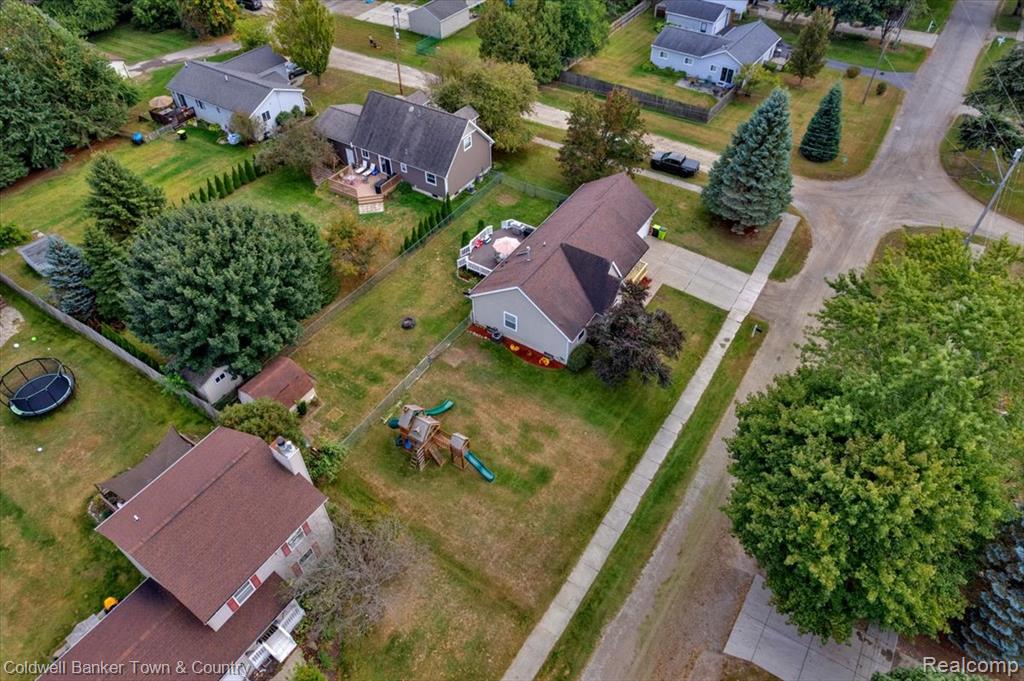 211 Colfax Street Fenton, MI 48430 - Photo 9 of 31 Gallery Image 9
