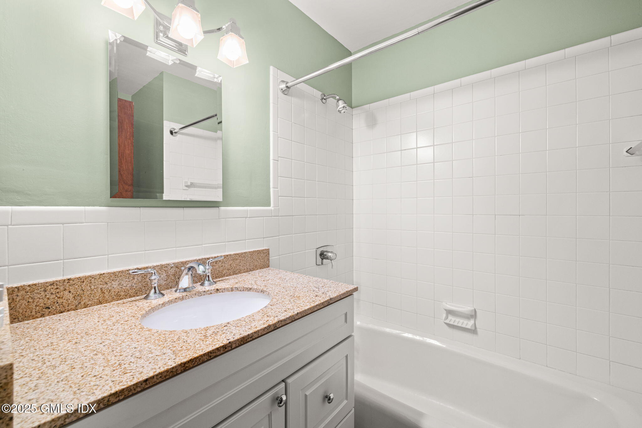 37 Windsor Lane Cos Cob, CT 06807 - Photo 14 of 30 22-web-or-mls-37 windsor ln-19