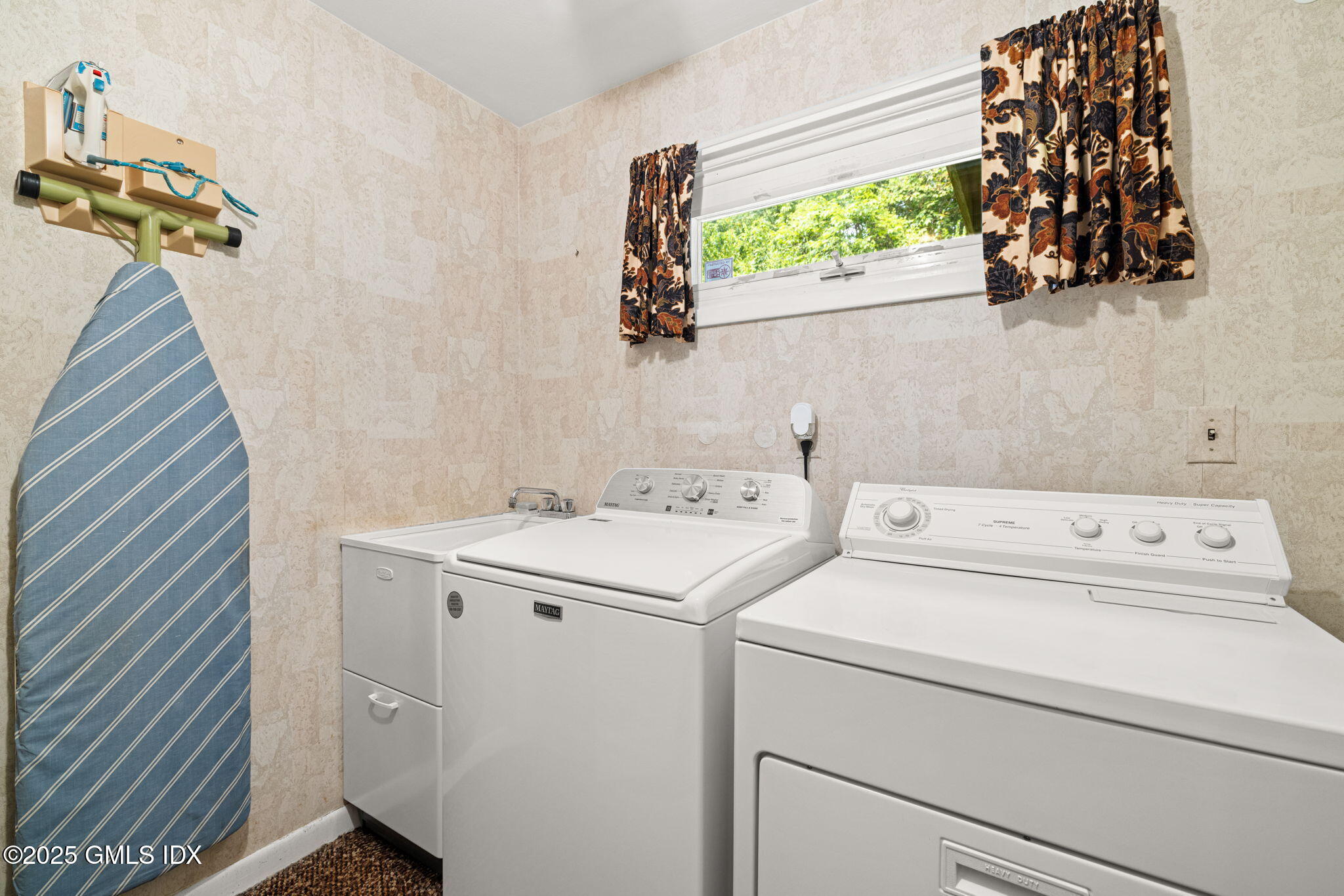 37 Windsor Lane Cos Cob, CT 06807 - Photo 23 of 30 33-web-or-mls-37 windsor ln-30