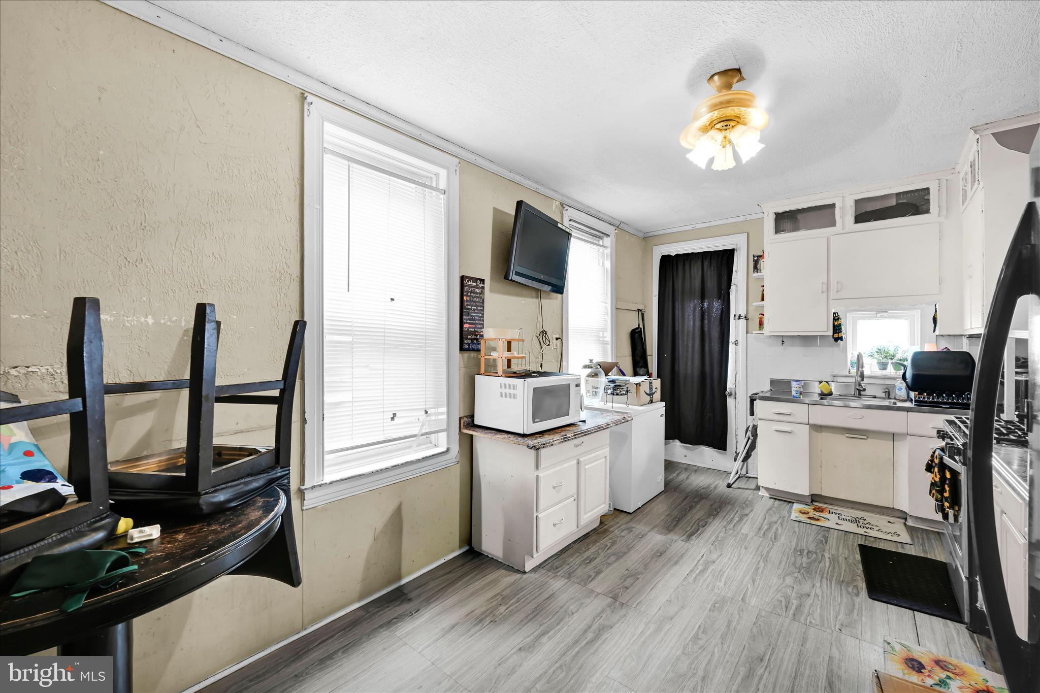 802 Chestnut Street York, PA 17403 - Photo 11 of 26 kitchen