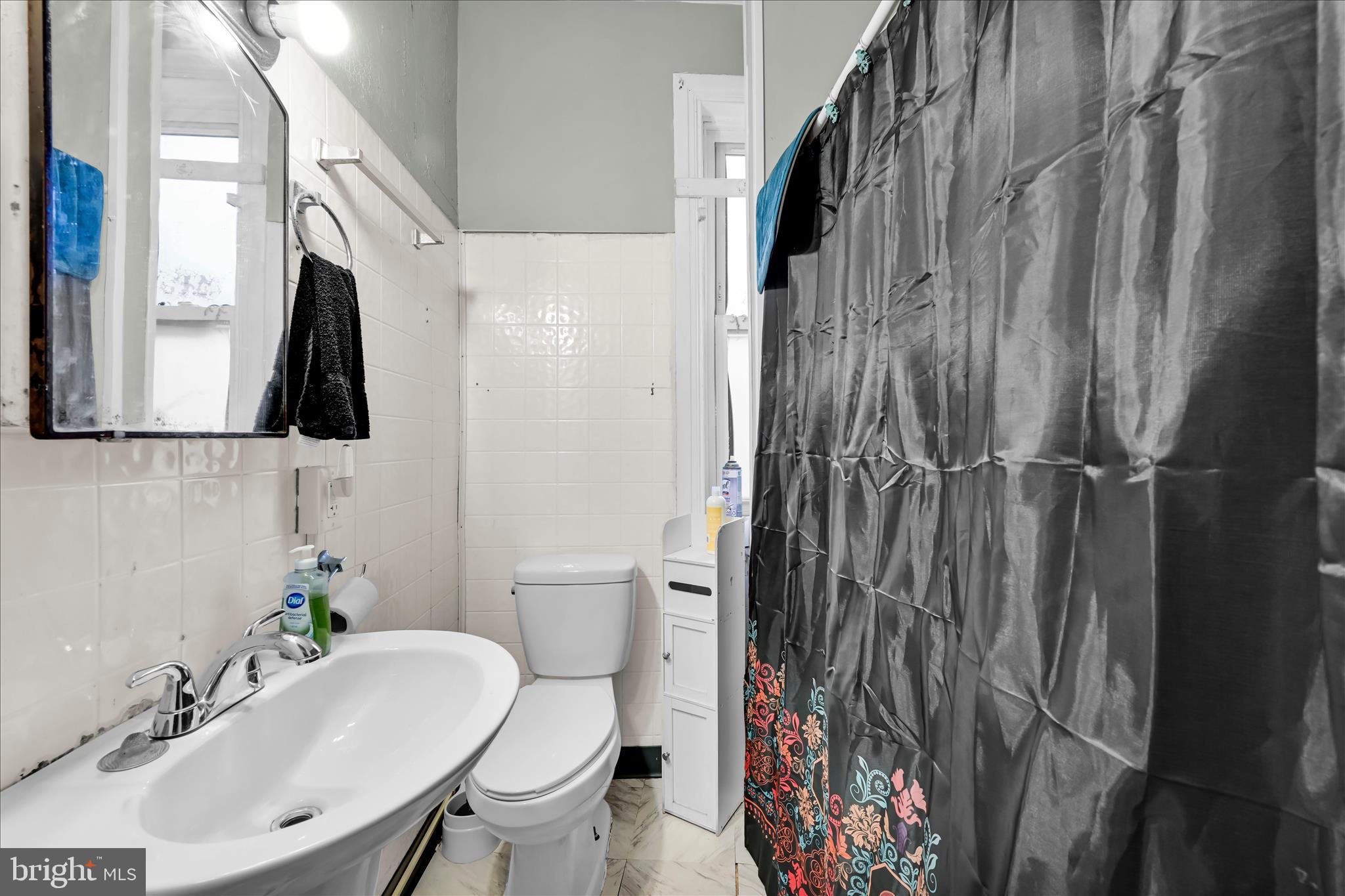 802 Chestnut Street York, PA 17403 - Photo 20 of 26 Bathroom