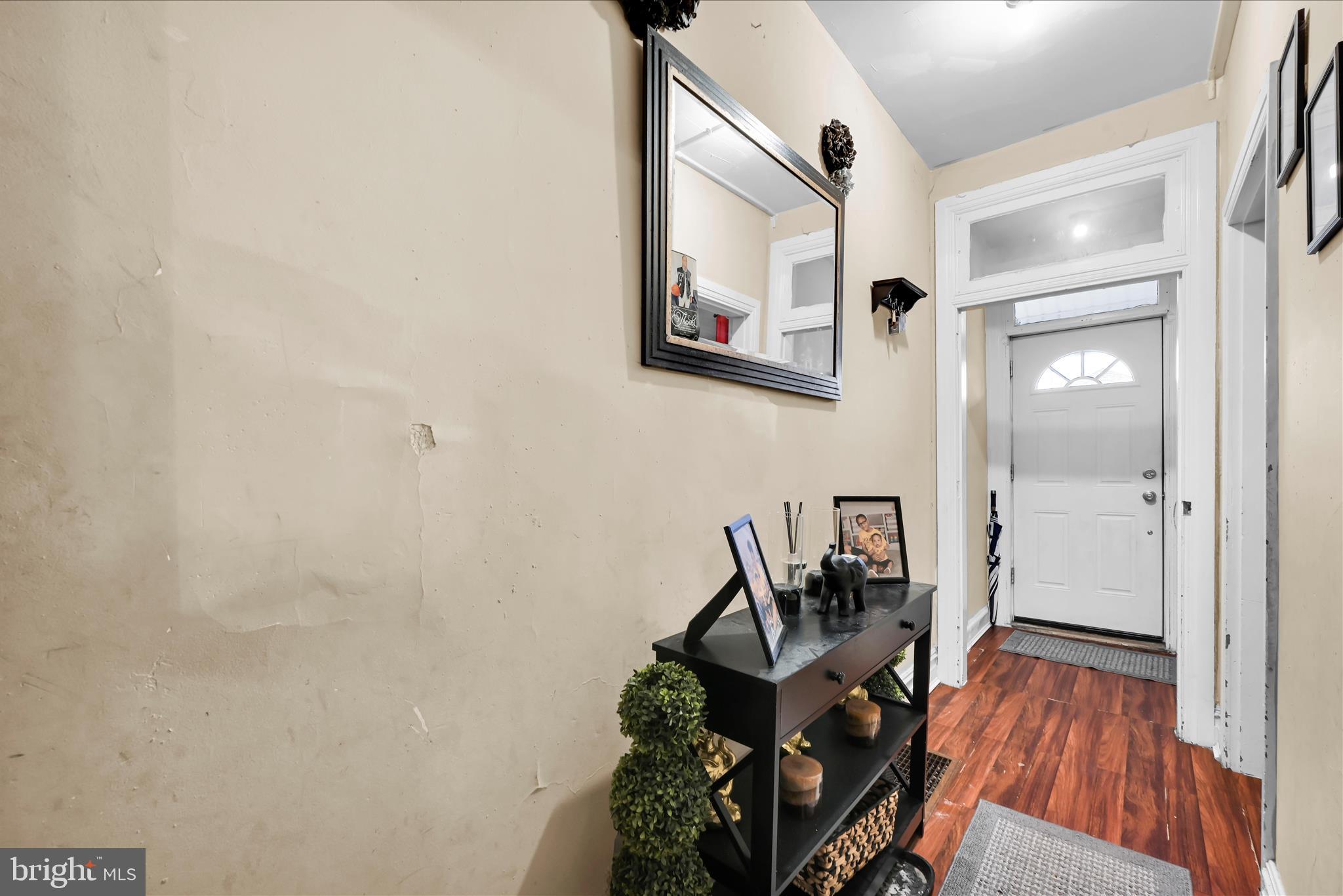 802 Chestnut Street York, PA 17403 - Photo 9 of 26 Hallway