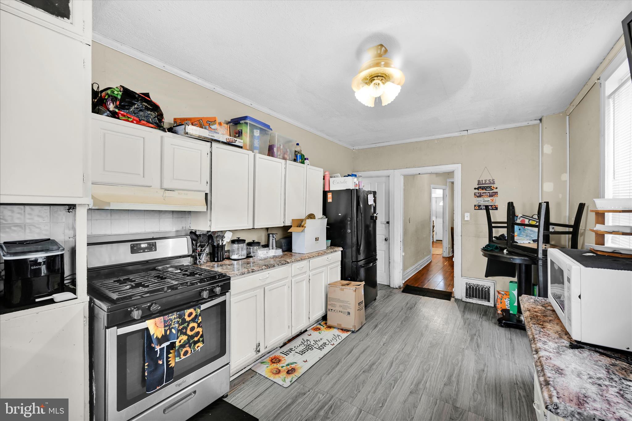 802 Chestnut Street York, PA 17403 - Photo 10 of 26 kitchen