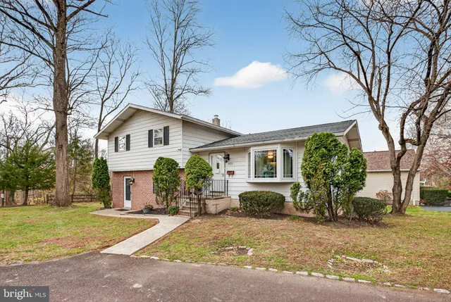 $450,000 | 908 Pershing Road, Blue Bell, PA 19422