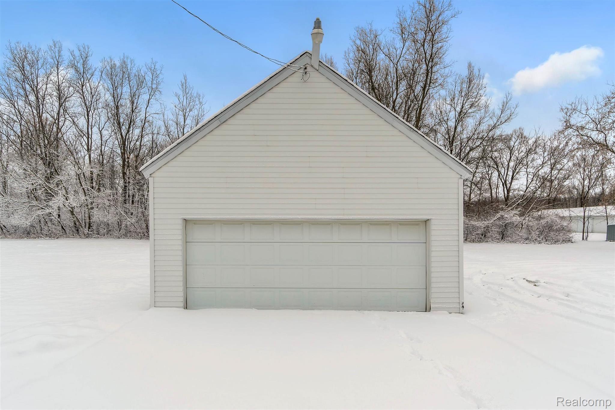 5284 West Carpenter Road Flint, MI 48504 - Photo 31 of 31 32-5284 W Carpenter Rd-WindowStill-Real-Estate-Photography-31.jpg