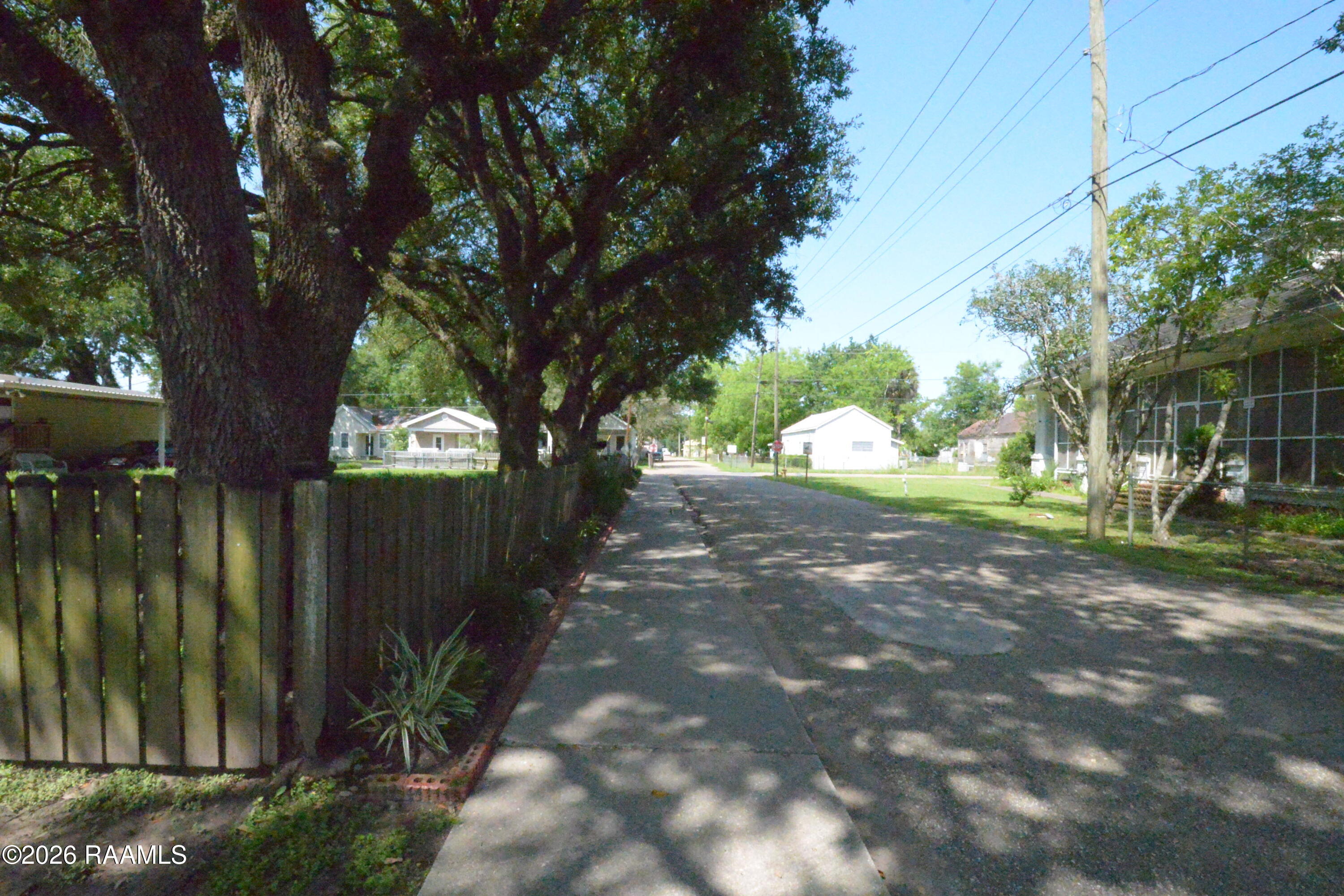 413 Hebert Street Jeanerette, LA 70544 - Photo 8 of 20 Tree Lined - Hebert