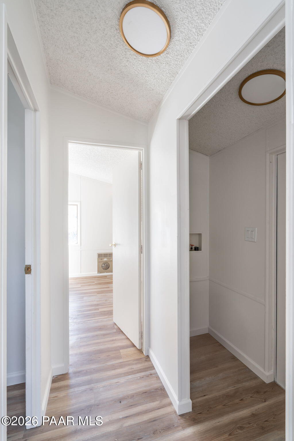 22673 Crest Way Yarnell, AZ 85362 - Photo 10 of 24 wooden floor in a gallery