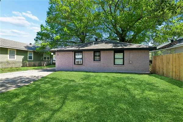 $1,700 | 4936 Baccich Street, New Orleans, LA 70122