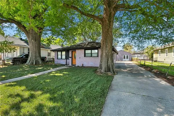 $1,700 | 4936 Baccich Street, New Orleans, LA 70122