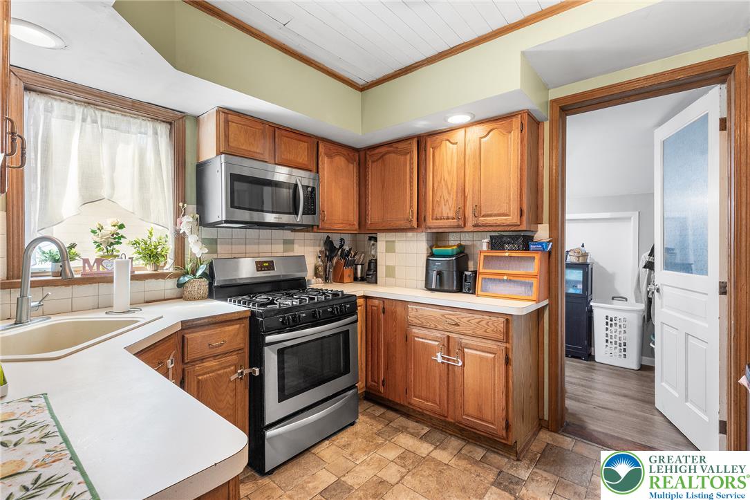 127 South 4th Street Coplay, PA 18037 - Photo 8 of 30