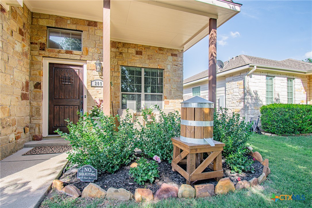 209 Geode Lane Jarrell, TX 76537 - Photo 2 of 24