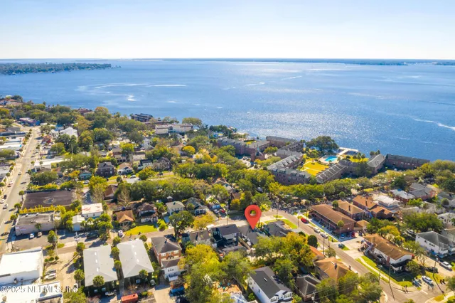 $2,000 | 909 Cedar Street, Jacksonville, FL 32207