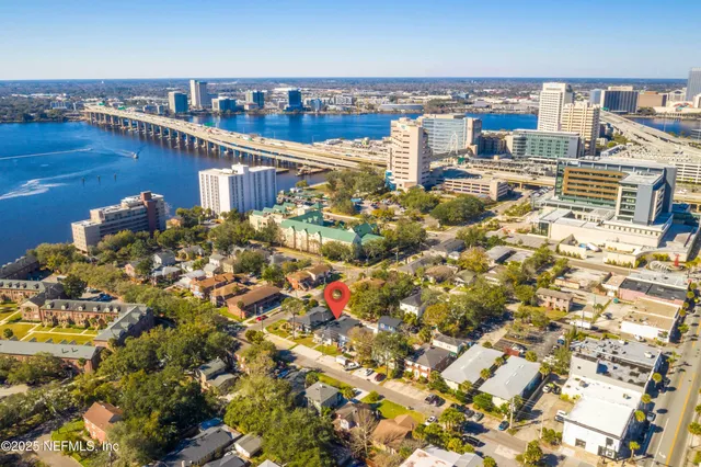 $2,000 | 909 Cedar Street, Jacksonville, FL 32207