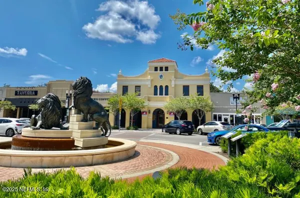 $2,000 | 909 Cedar Street, Jacksonville, FL 32207